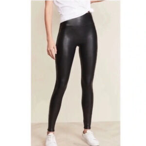 Spanx Faux Leather Leggings in Black Size Medium Petite